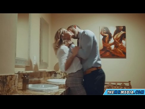 ❤️ Kui rinnakas blondiin võrgutab sind avalikus tualettruumis Porno at et.elitemangas.top ﹏